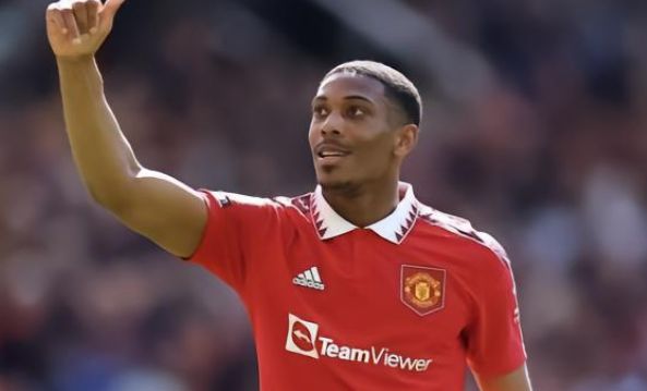 在足球圈并 在足球圈并